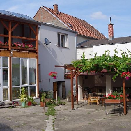 Gasthaus Helena Mörbisch am See Exterior foto